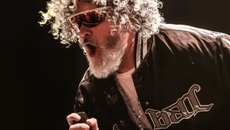 Nu metal grubu Limp Bizkit 14 yıl sonra İstanbul’da sahne aldı, konseri binlerce hayran izledi